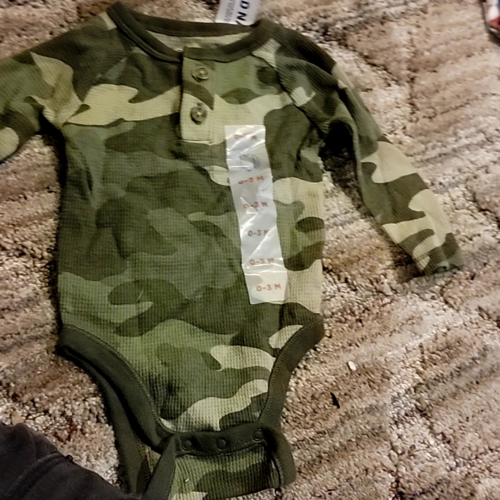 Long-sleeved bodysuit